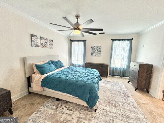 Building Photo - 6031 Ambassador Dr