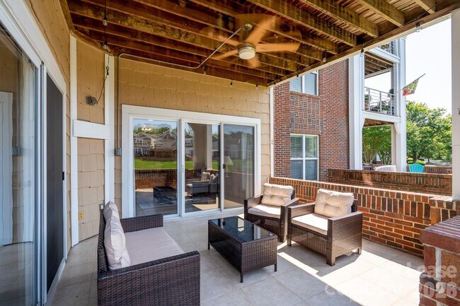 Building Photo - 18511 Harborside Dr