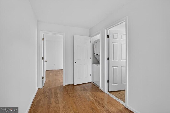 Building Photo - 704 N 18th St