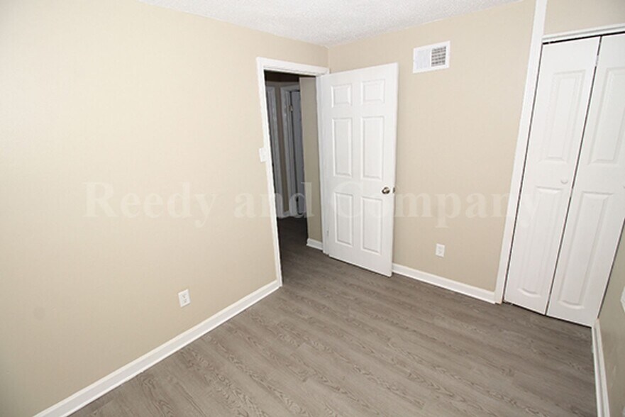 Building Photo - 4183 Park Forest Dr
