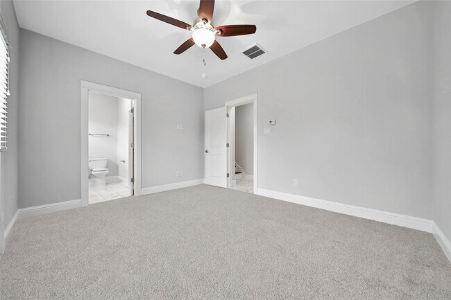 Building Photo - 626 E 28th St