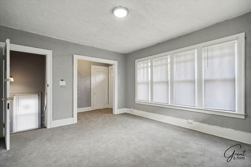 Building Photo - 3813/3815 W Euclid - JL Schneider LLC