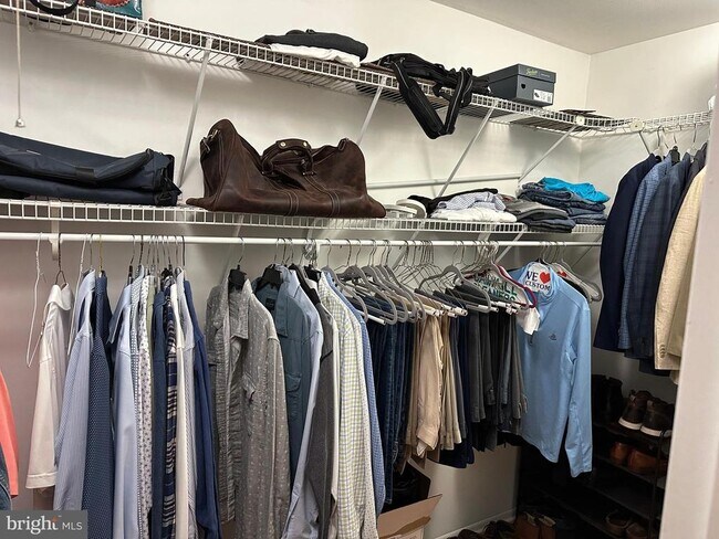 Building Photo - 441 Tomlinson Rd