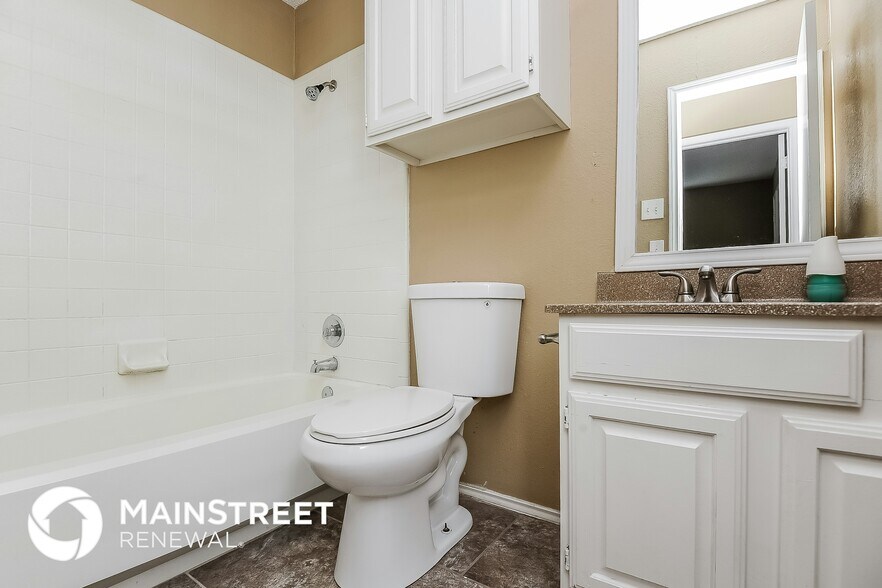 Building Photo - 645 Lemon Dr