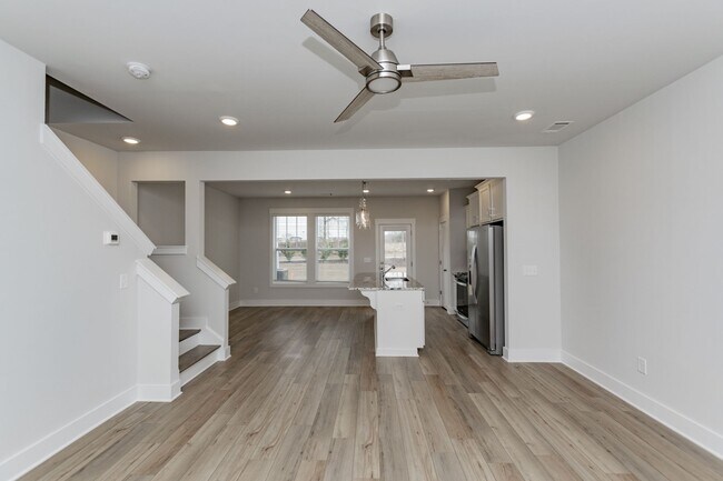 Building Photo - Monte Vista Townhomes