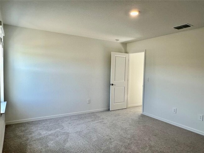 Building Photo - 17761 Pleasantview Blvd