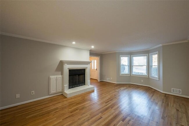 Building Photo - 4648 Calumet Cir NW