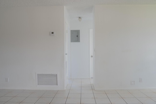 Building Photo - 231 NW 20th St