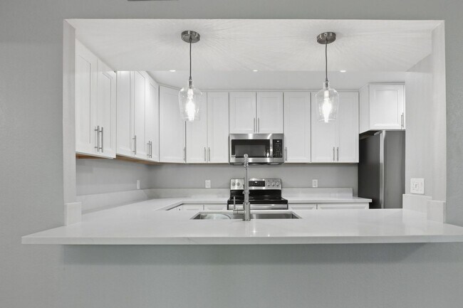 Building Photo - 4060 Rosenda Ct