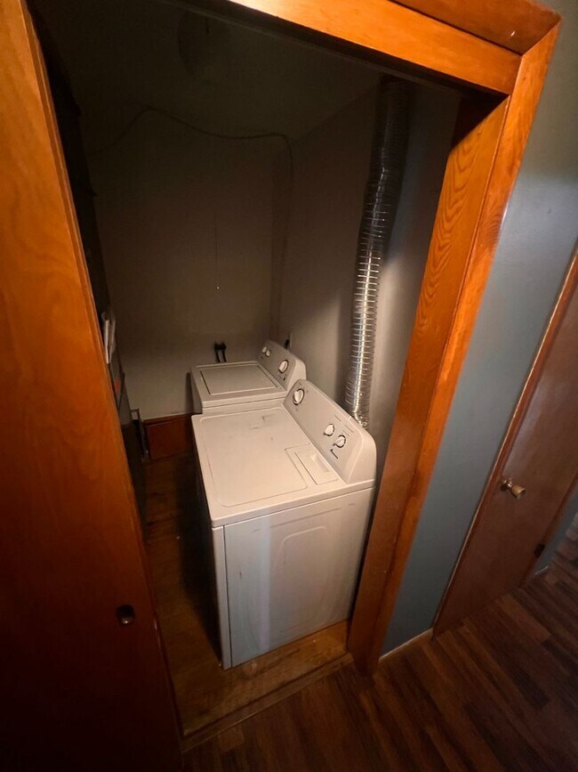 Building Photo - 1112 Plum St