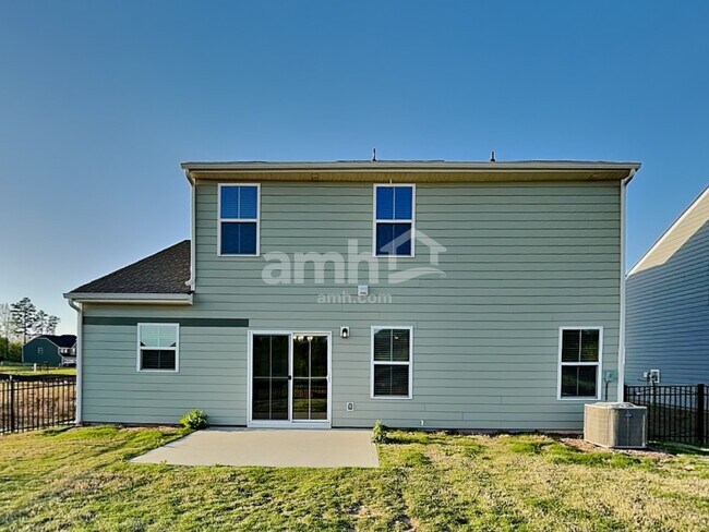 Building Photo - 548 Larragan Dr