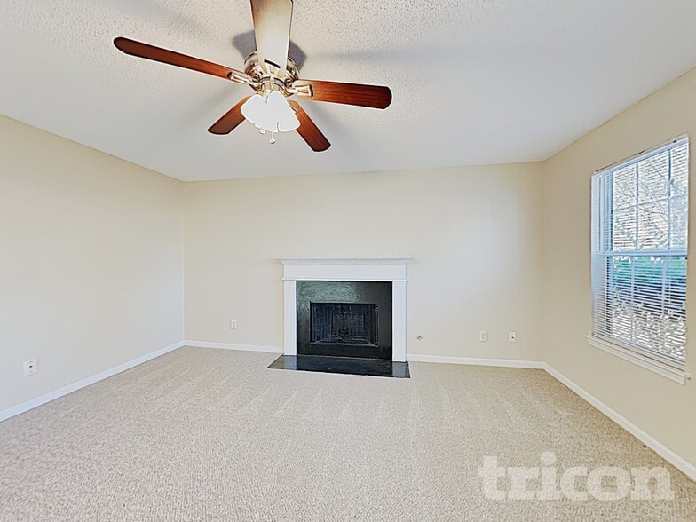 Building Photo - 4600 White Rd