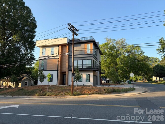 Building Photo - 212 S Smallwood Pl