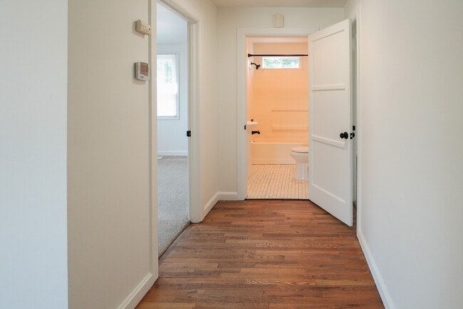 Building Photo - 4213 W Clark St