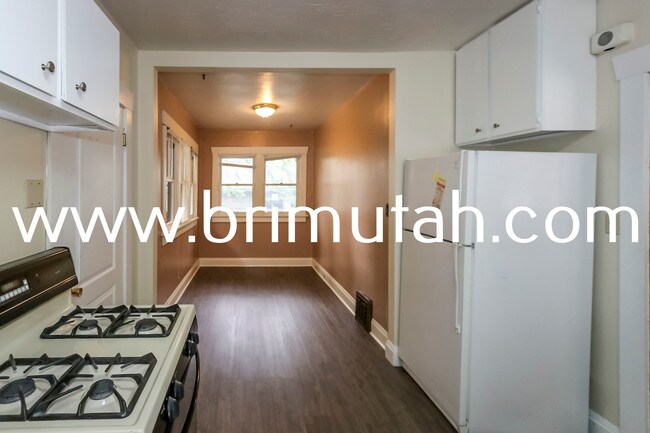 Building Photo - 1144 E 800 S