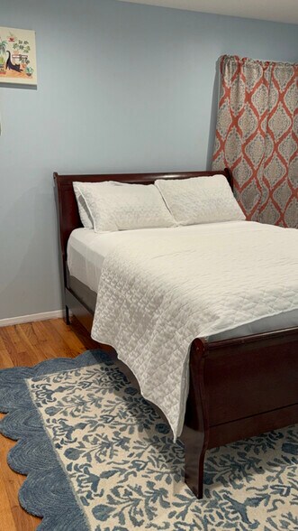 Building Photo - 797 Waksman Pl