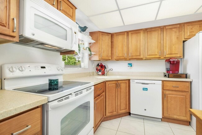 Building Photo - 18081 SE Country Club Dr