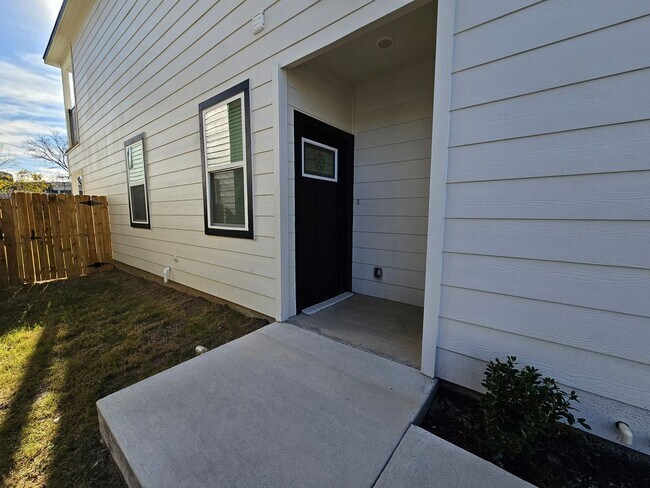 Building Photo - BRAND NEW BUILD!!