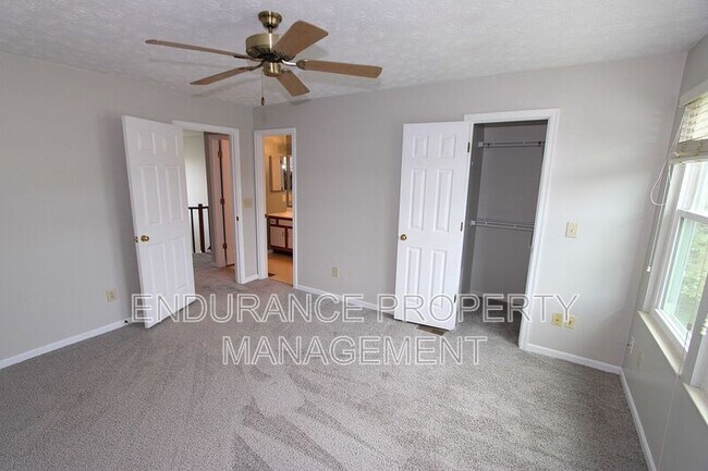 Building Photo - 482 Madeira Ct
