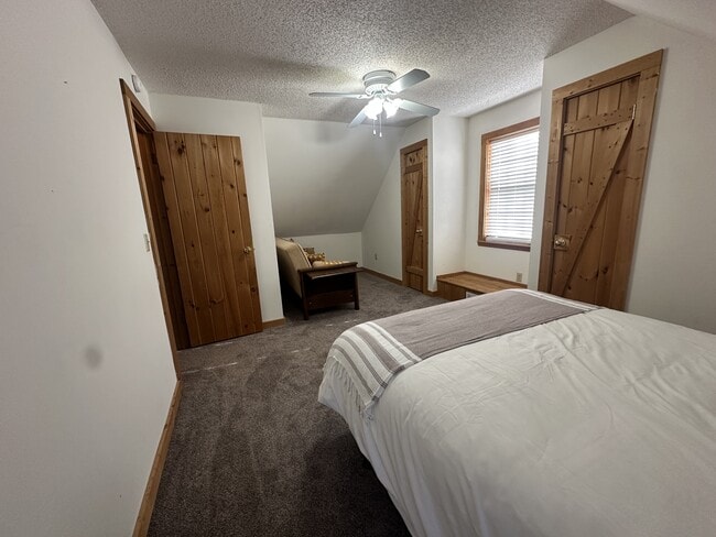 Building Photo - 155 April Ln