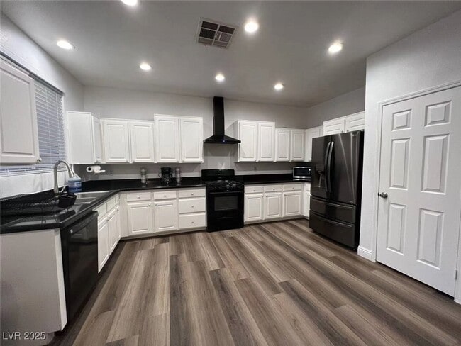 Building Photo - 4570 Sparwood Dr