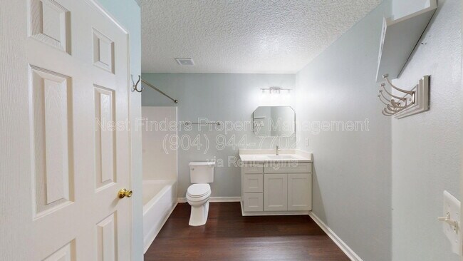 Building Photo - 1063 Collinswood Dr W