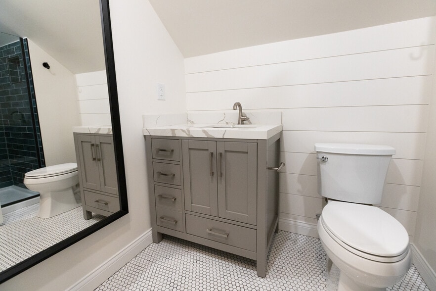 upstairs bathroom - 953 Dennison Ave