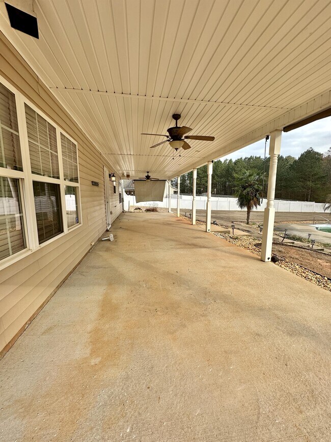 Building Photo - 224 Calli Ct