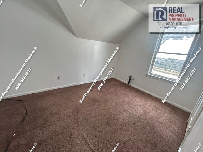 Building Photo - 3 Bedroom Single Family Home Downtown Nashua