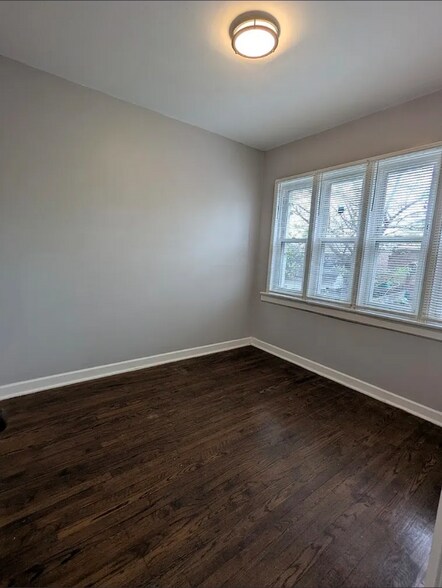 Building Photo - 7545 S May St