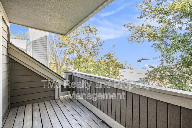 Building Photo - 11118 Nieman Rd