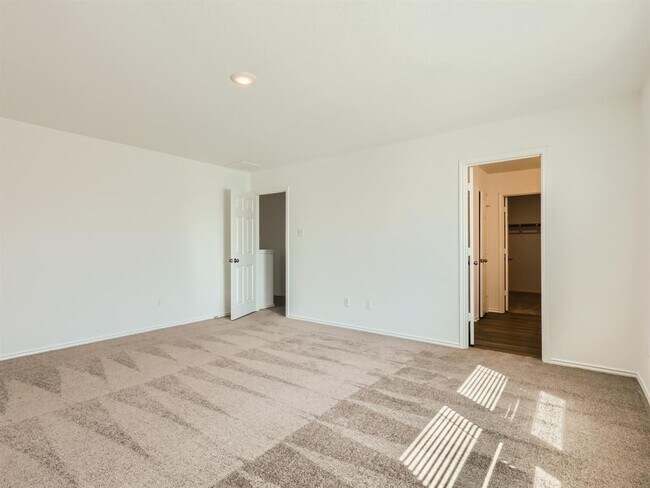 Building Photo - 1608 Holly Lk Dr