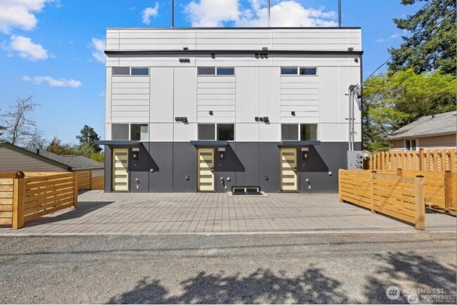 Building Photo - 6032 42nd Ave SW