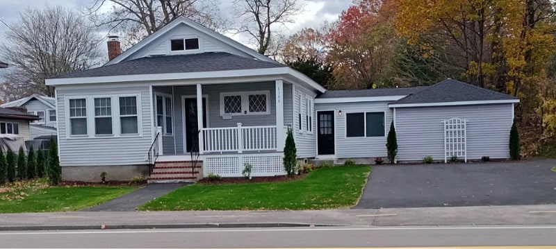 Building Photo - 1388 Central St