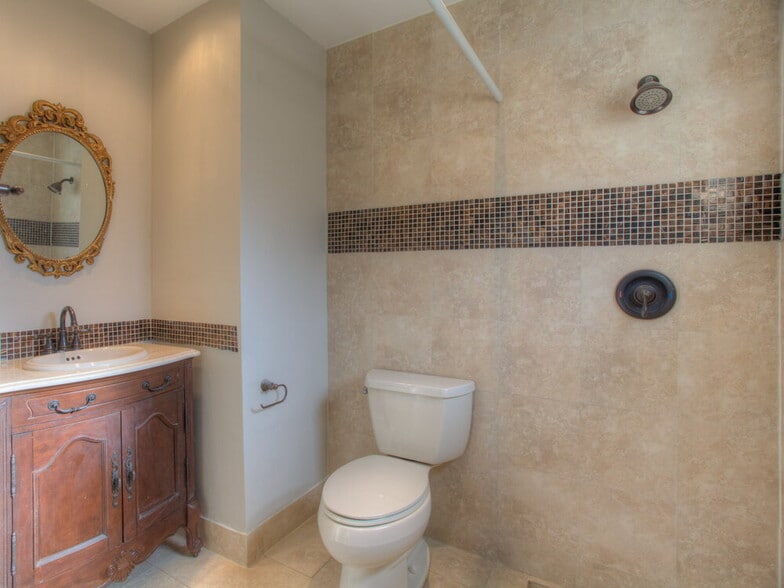 Building Photo - 9506 Burlington Pl