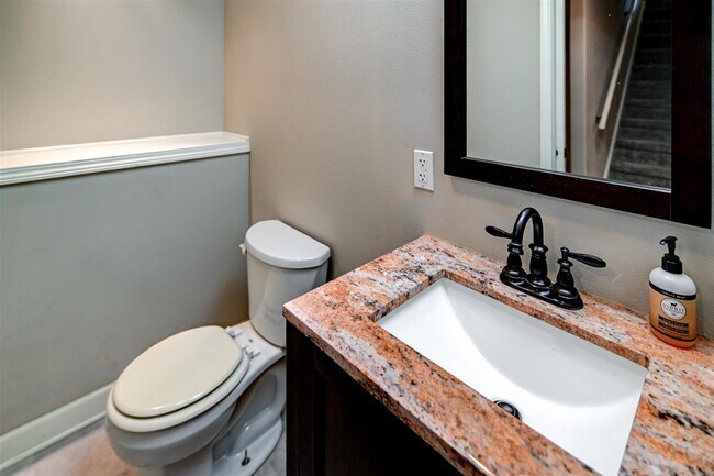 Building Photo - 2633 Koshkonong Way