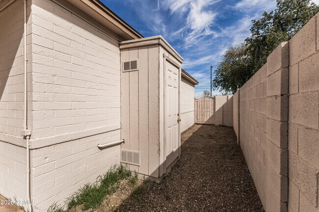 Building Photo - 5620 N 19th Ave