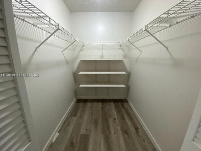 Building Photo - 371 SE Fairchild Ave