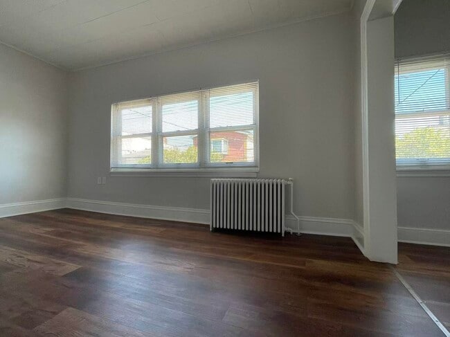 Building Photo - 109 70th St