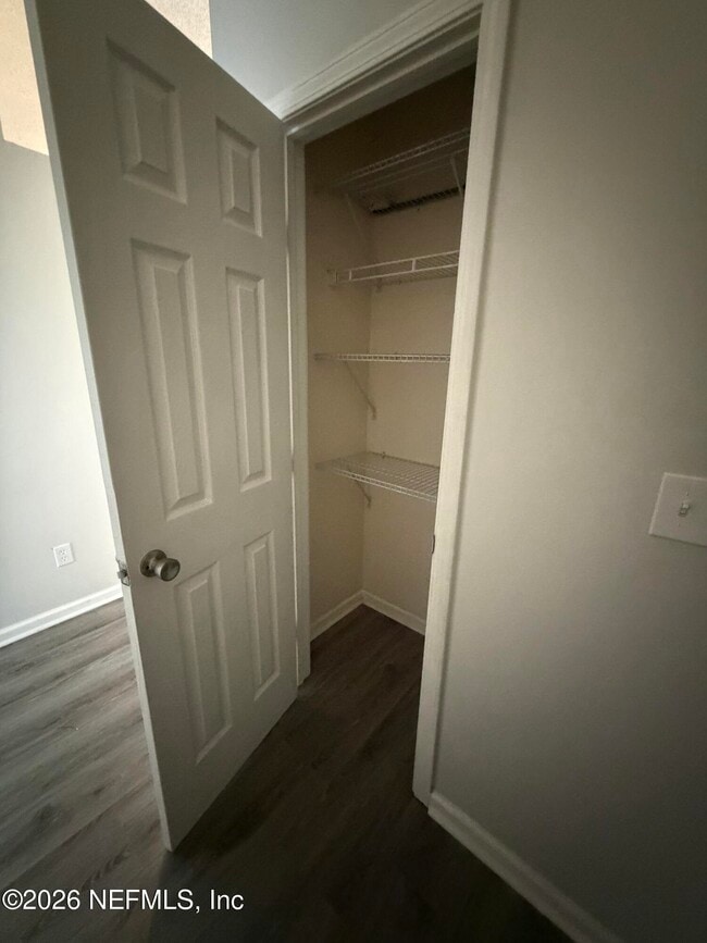 Building Photo - 286 Main St