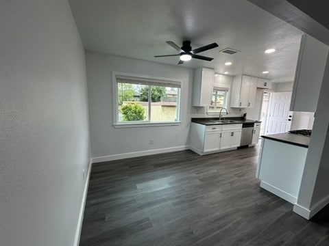 Dinning Room - 35352 Yucaipa Blvd
