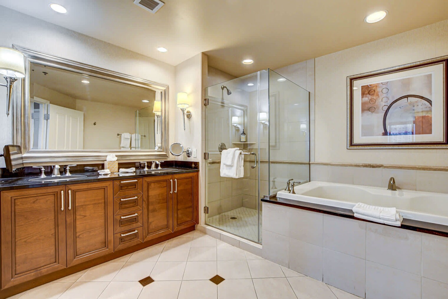 Building Photo - 135 E Harmon Ave