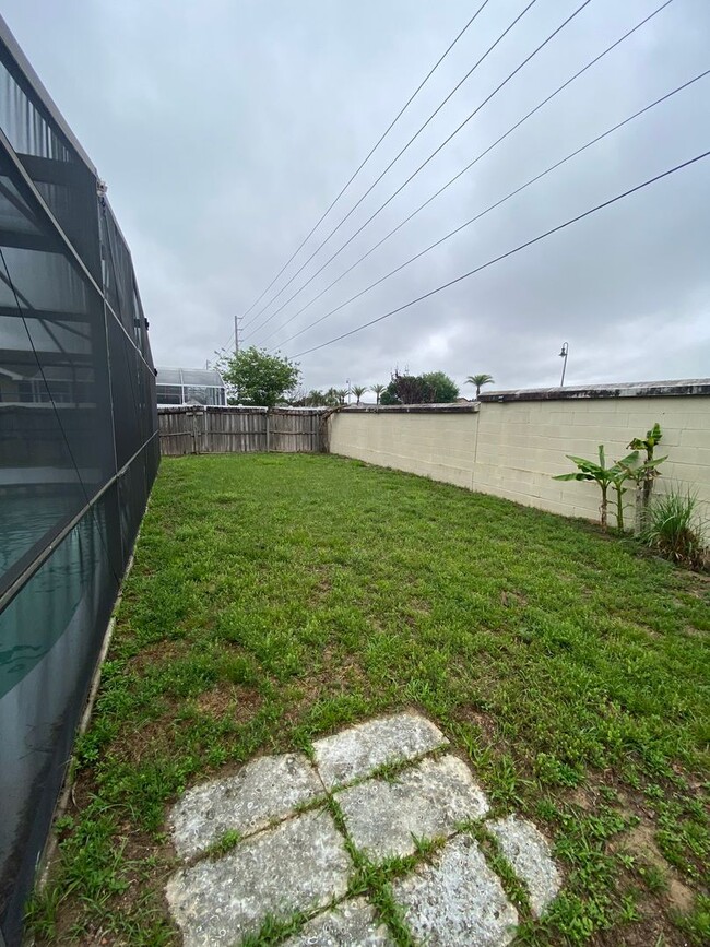 Building Photo - House for rent