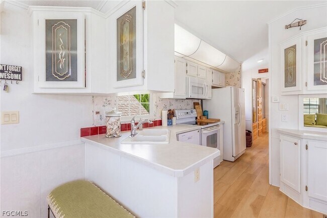 Building Photo - 7270 Pinehurst Rd