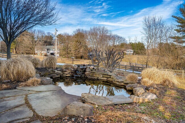 Building Photo - WELLER ESTATES