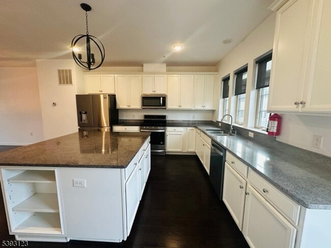 Building Photo - 2 Ambrosia Ct