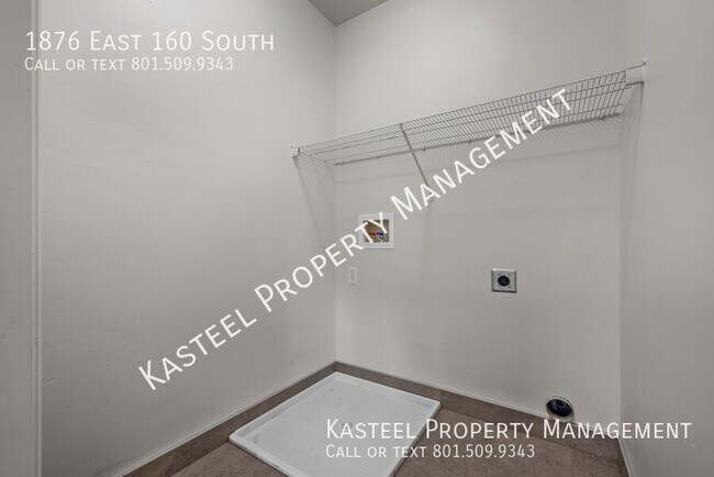 Building Photo - 1876 E 160 S