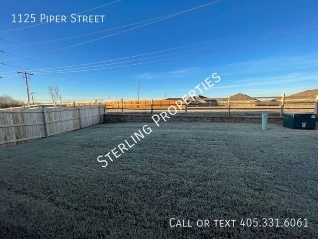 Building Photo - 1125 Piper St