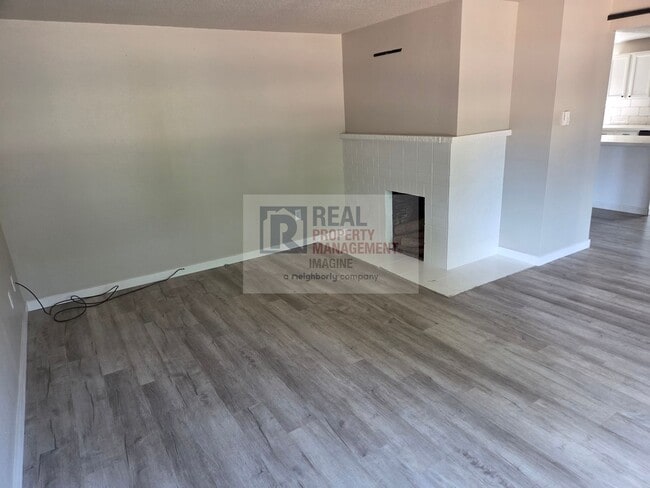 Building Photo - Recently remodeled 3 bedroom, 2.5 bath home
