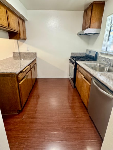 Building Photo - 5735 Woodman Ave
